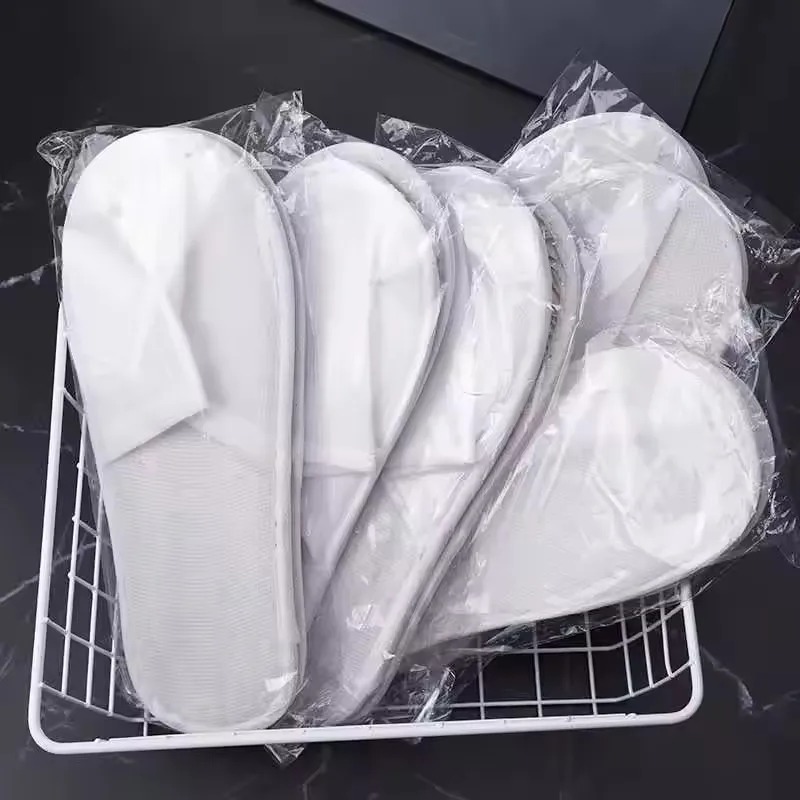 40 paires de chaussons d'hôtel - Spa & Wellness Komplex Bristol Royal * * * * avis et prix